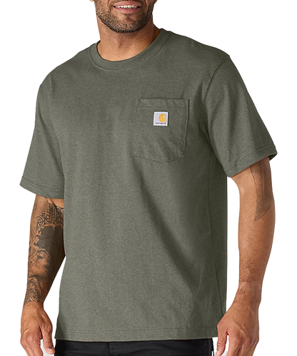 Carhartt t-shirt met borstzak K87 groen aan voorkant