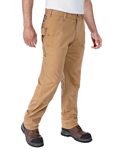 Carhartt stretch werkbroek 105075 aan voorkant zakken bruin