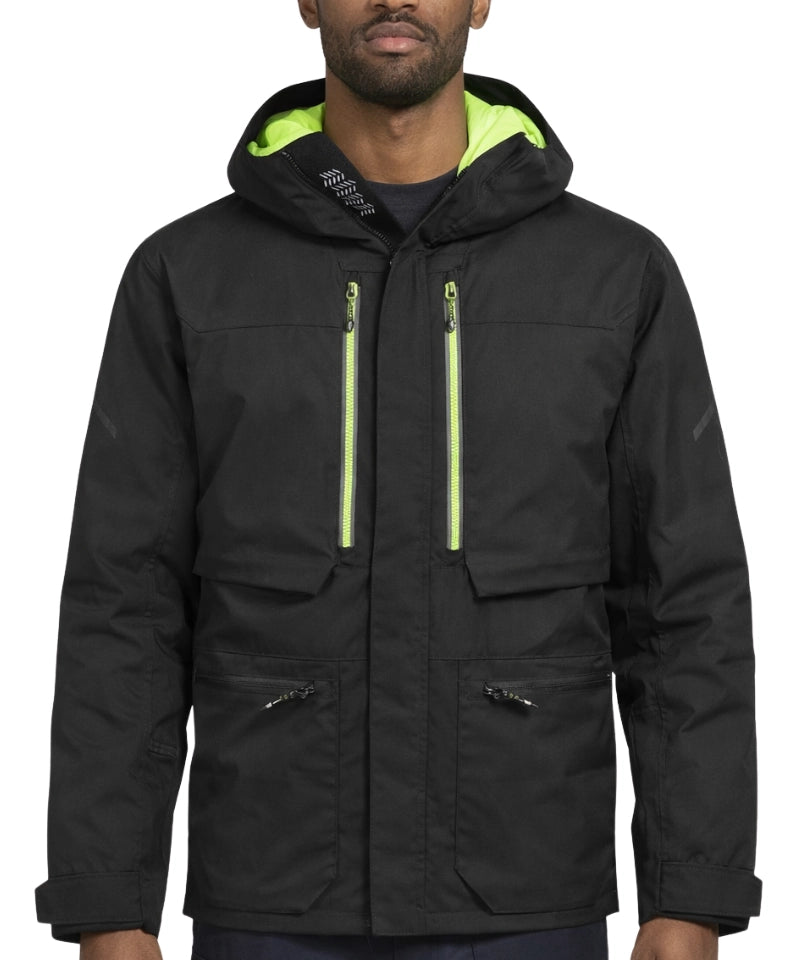 Winterjas Portwest EV461 zwart met groene details aan foto model